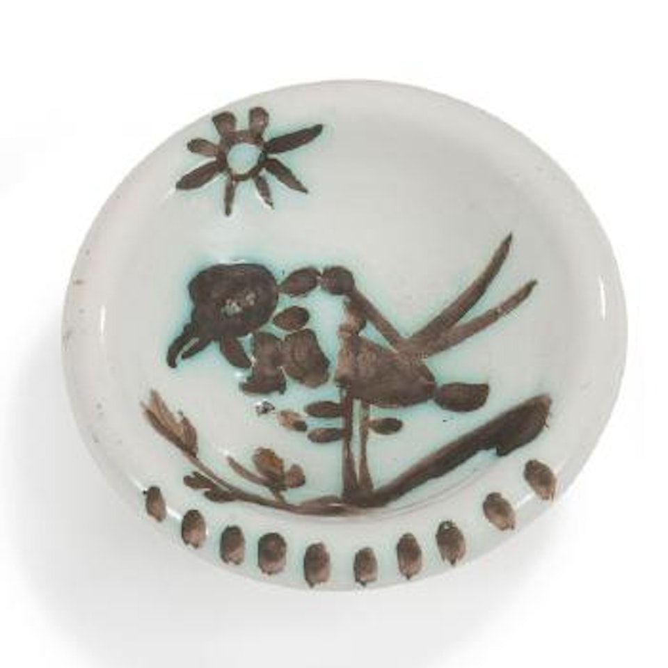 Oiseau au soleil cendrier rond tourné by Pablo Picasso