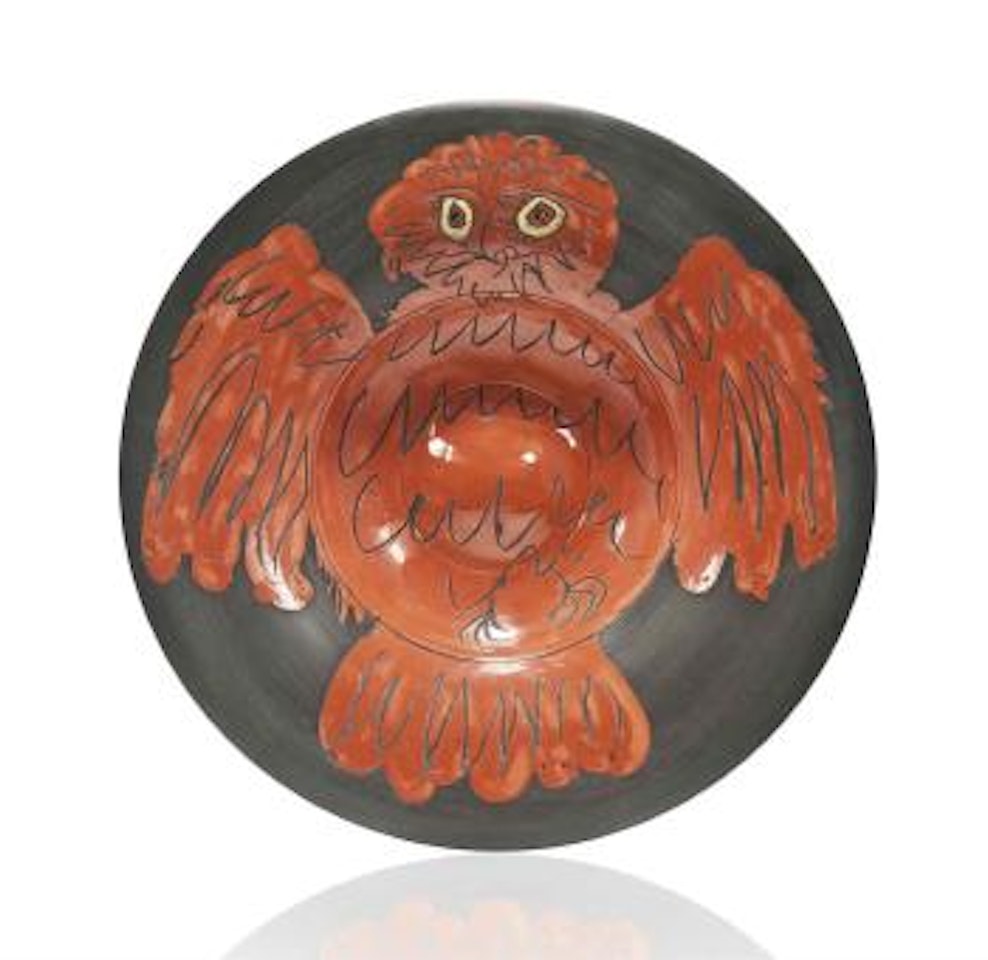 Hibou rouge sur fond noir by Pablo Picasso